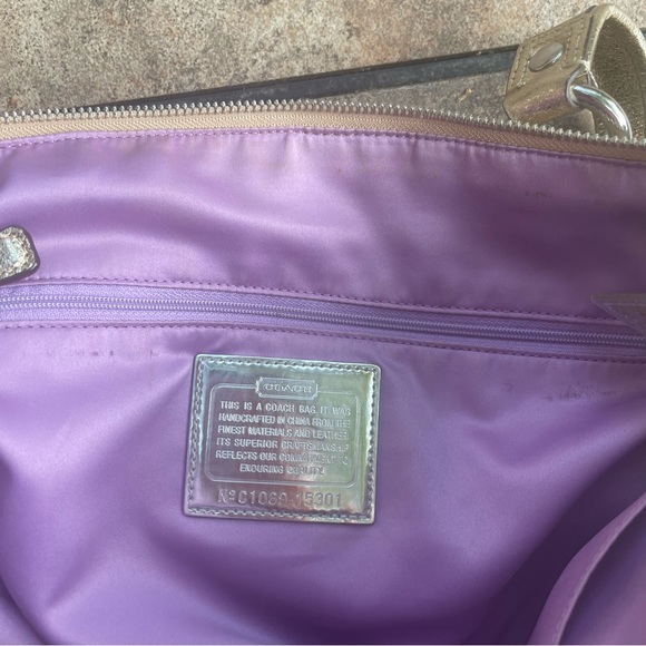 Gold coach poppy tote - Picture 2 of 8